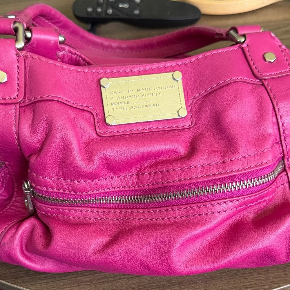Gorgeous Authentic Marc by Marc Jacobs Vibrant Pink Hobo Bag - Picture 1 of 7